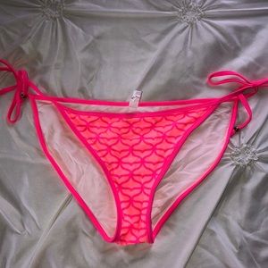 Vineyard vines swim bottoms!